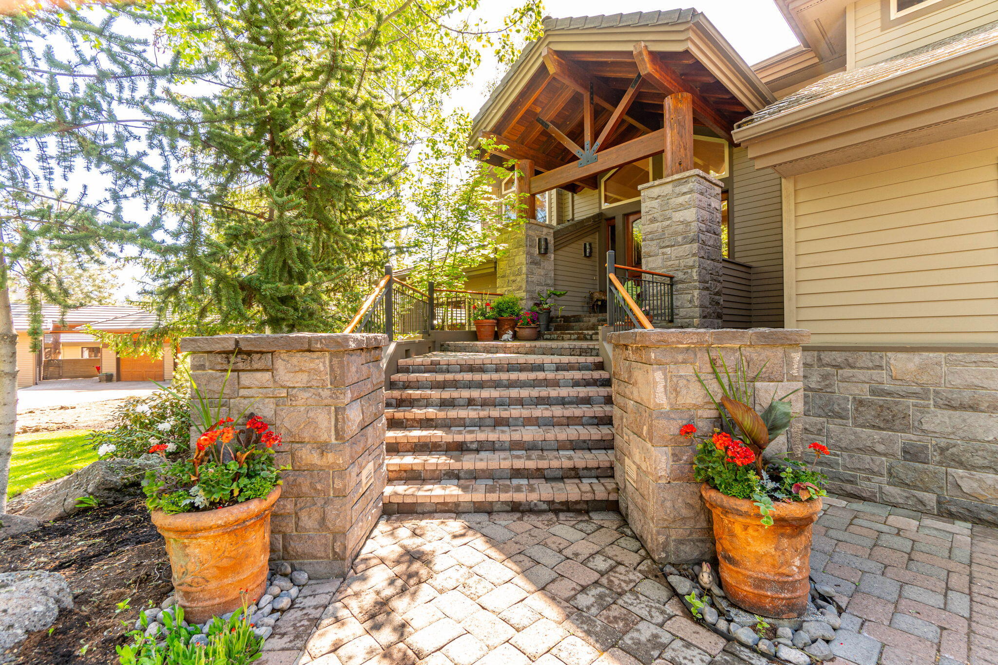 Broken Top - Residential