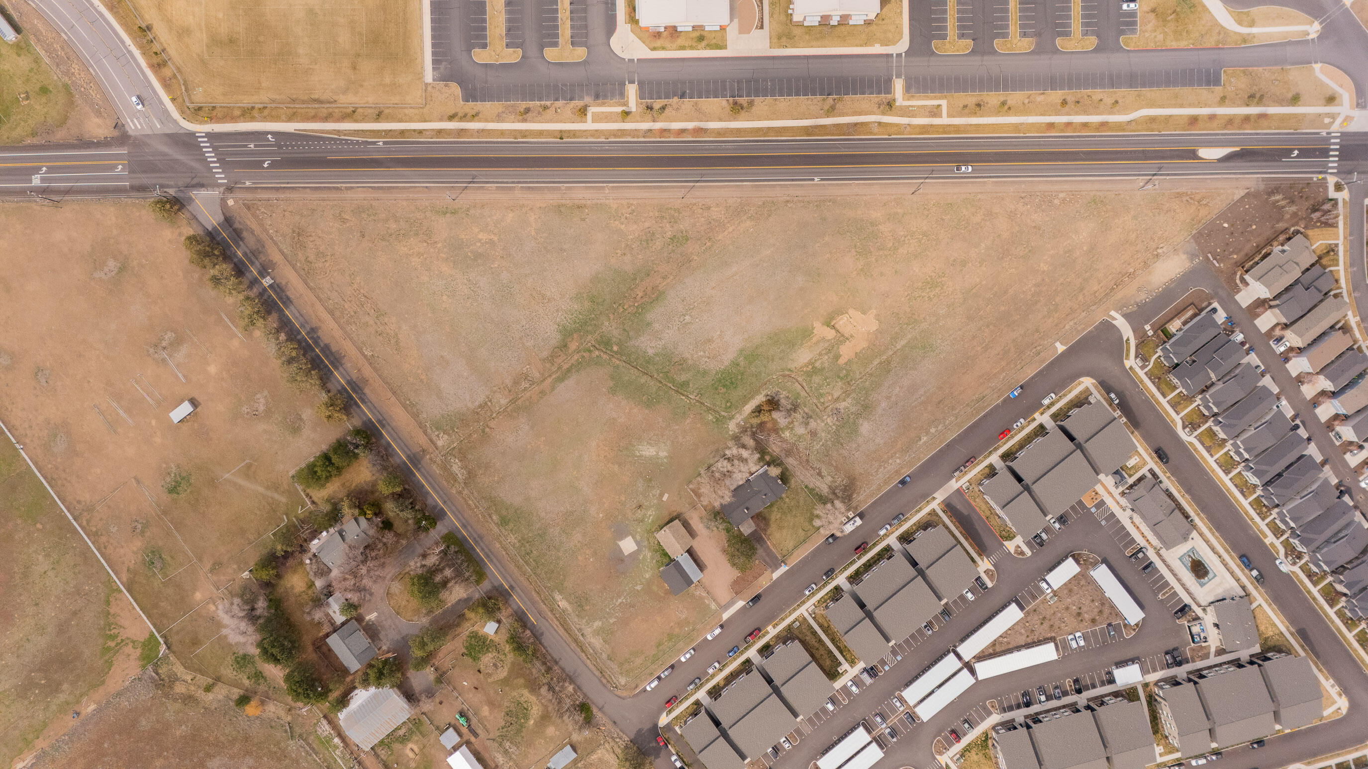 CLAR - Commercial Sale