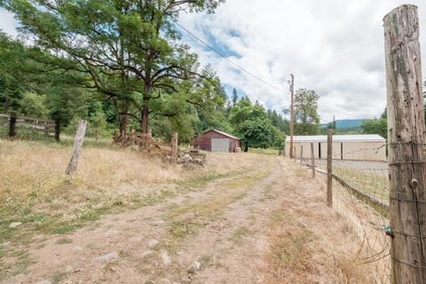 Tiny photo for 42051 Clark Smith Drive, Lebanon, OR 97355 (MLS # 220219436)