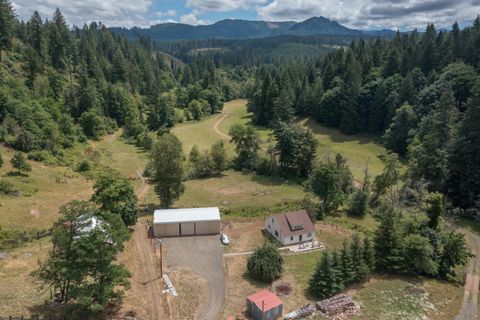 Tiny photo for 42051 Clark Smith Drive, Lebanon, OR 97355 (MLS # 220219436)
