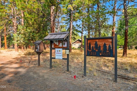 Tiny photo for 15762 Sage Woods Lane, Sisters, OR 97759 (MLS # 220227209)