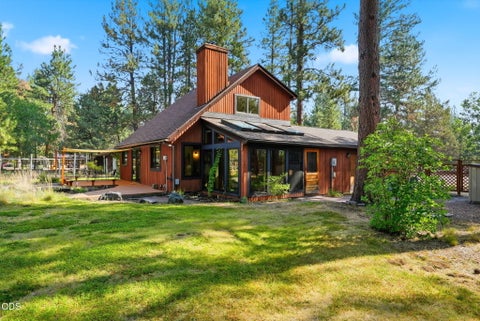 Photo of 15762 Sage Woods Lane, Sisters, OR 97759 (MLS # 220227209)