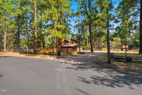 Tiny photo for 15762 Sage Woods Lane, Sisters, OR 97759 (MLS # 220227209)