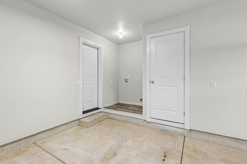 Tiny photo for 7852 Jacqueline Way, White City, OR 97503 (MLS # 220219761)