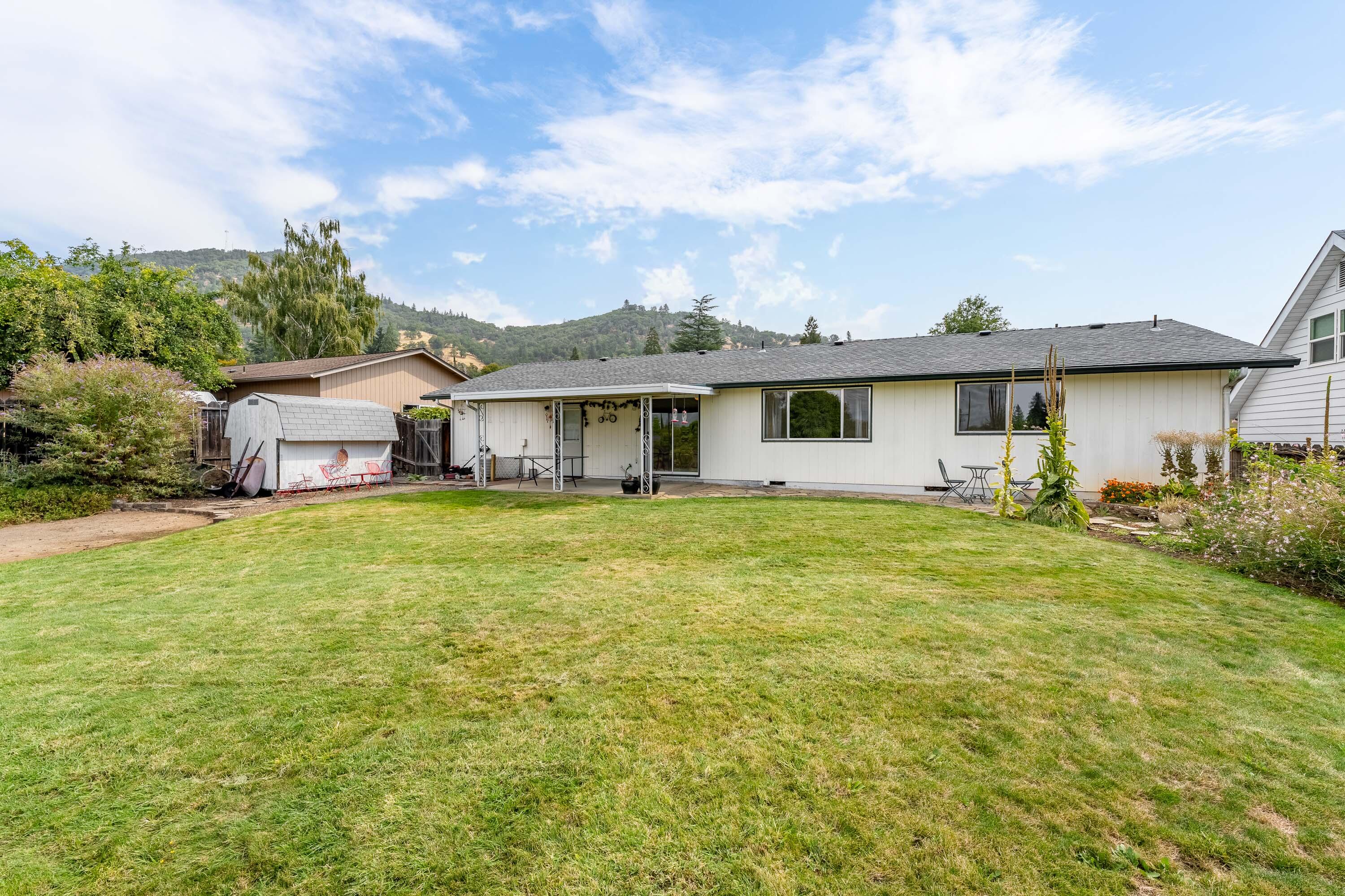 Sovereign Knoll Addition - Residential