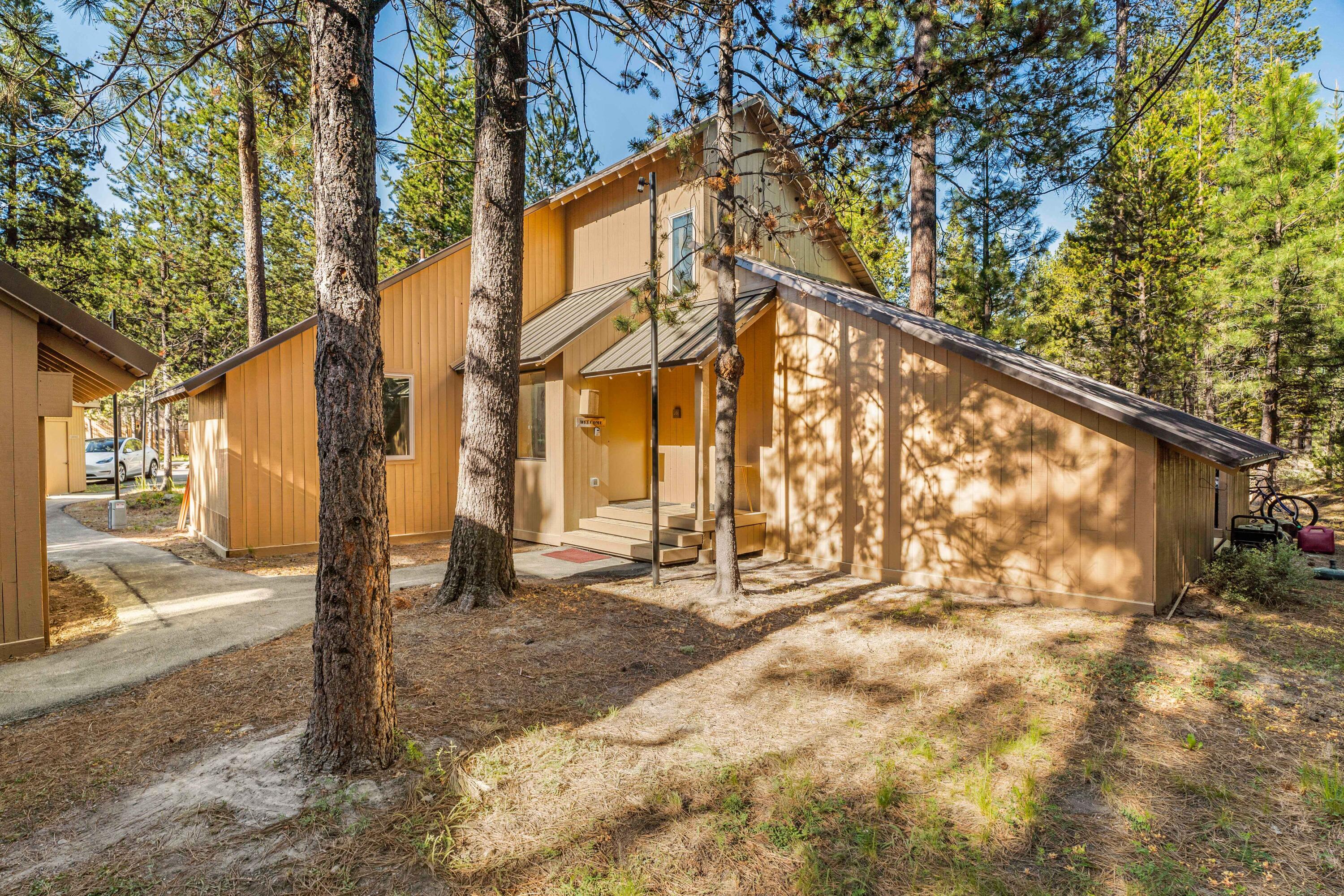 Cluster Court - Residential