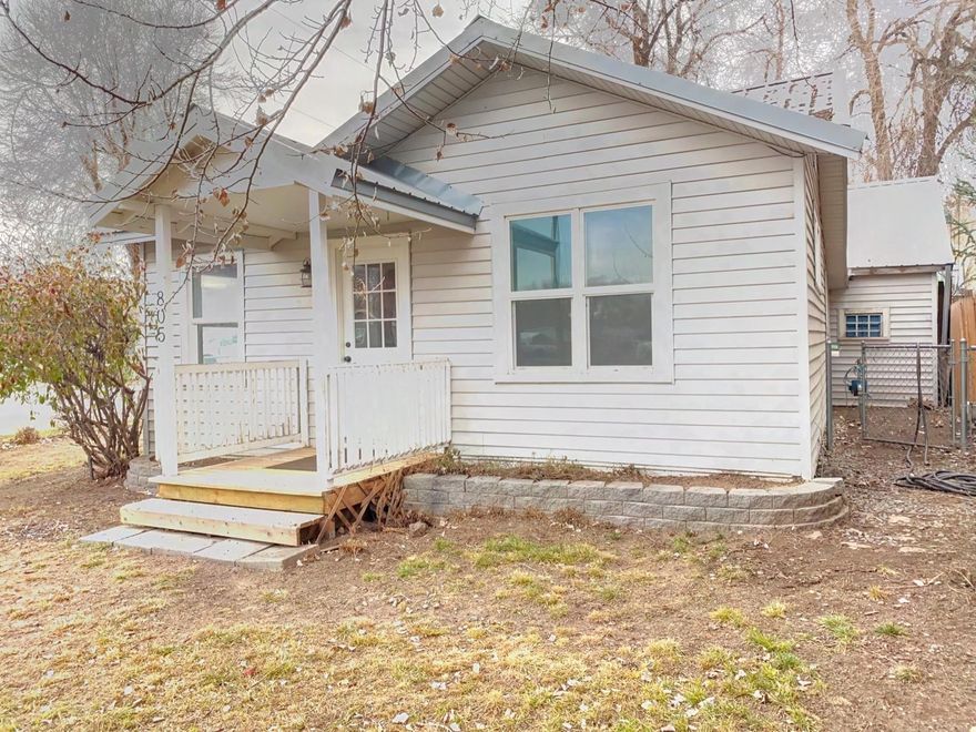 Adorable 1 bed 1 bath bungolow. Open concept living room, dining and kitchen. New carpet and laminate floors recently installed. Large walk in tile shower. Corner lot with 2 separate fenced in areas.  Detached one car garage with a large cold room... perfect for food storage.