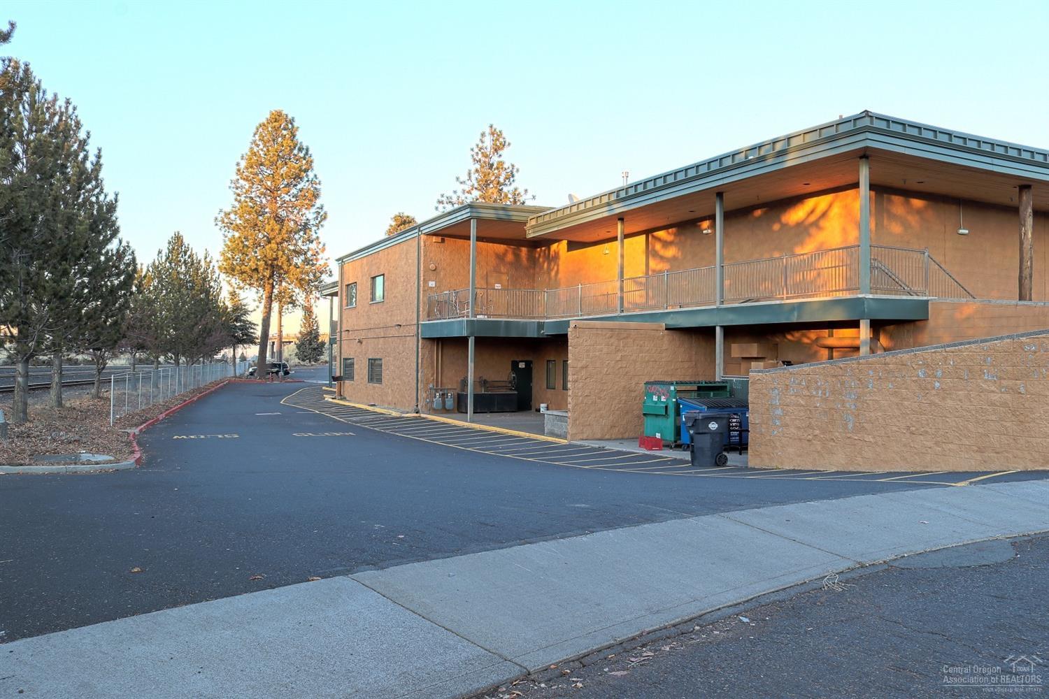 Riverside - Commercial Sale