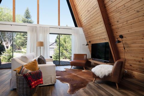 Photo of 13759 SW Meadow View Drive, Camp Sherman, OR 97730 (MLS # 220216994)