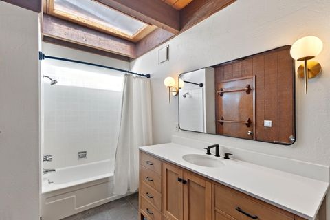 Tiny photo for 1440 NE 10th Street, Grants Pass, OR 97526 (MLS # 220217595)