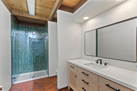 Tiny photo for 1440 NE 10th Street, Grants Pass, OR 97526 (MLS # 220217595)