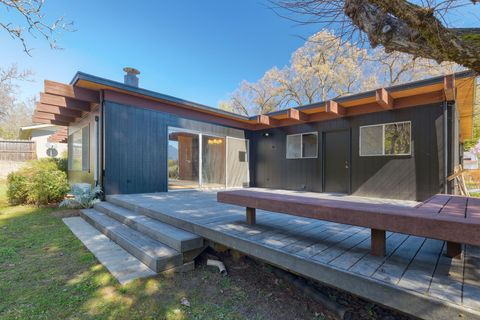 Tiny photo for 1440 NE 10th Street, Grants Pass, OR 97526 (MLS # 220217595)