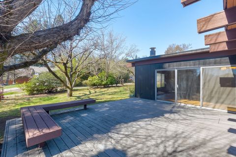 Tiny photo for 1440 NE 10th Street, Grants Pass, OR 97526 (MLS # 220217595)