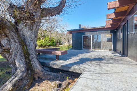 Tiny photo for 1440 NE 10th Street, Grants Pass, OR 97526 (MLS # 220217595)