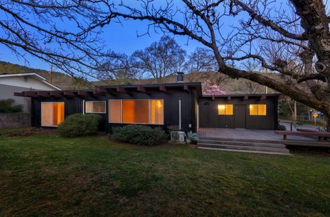 Tiny photo for 1440 NE 10th Street, Grants Pass, OR 97526 (MLS # 220217595)