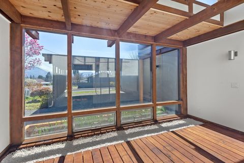 Tiny photo for 1440 NE 10th Street, Grants Pass, OR 97526 (MLS # 220217595)