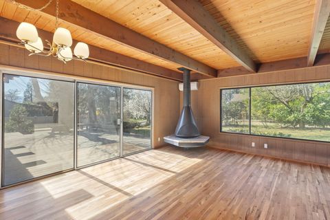 Tiny photo for 1440 NE 10th Street, Grants Pass, OR 97526 (MLS # 220217595)