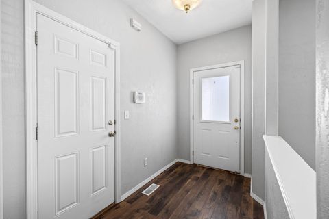 Tiny photo for 3036 Gary Drive, Medford, OR 97504 (MLS # 220212798)