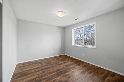 Tiny photo for 3036 Gary Drive, Medford, OR 97504 (MLS # 220212798)