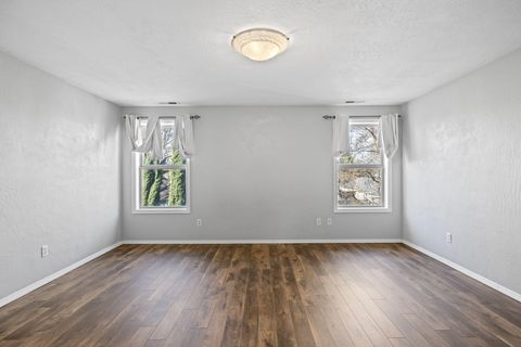 Tiny photo for 3036 Gary Drive, Medford, OR 97504 (MLS # 220212798)