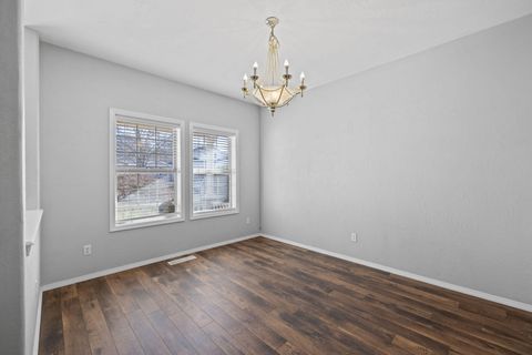 Tiny photo for 3036 Gary Drive, Medford, OR 97504 (MLS # 220212798)