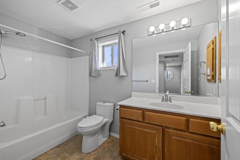 Tiny photo for 3036 Gary Drive, Medford, OR 97504 (MLS # 220212798)