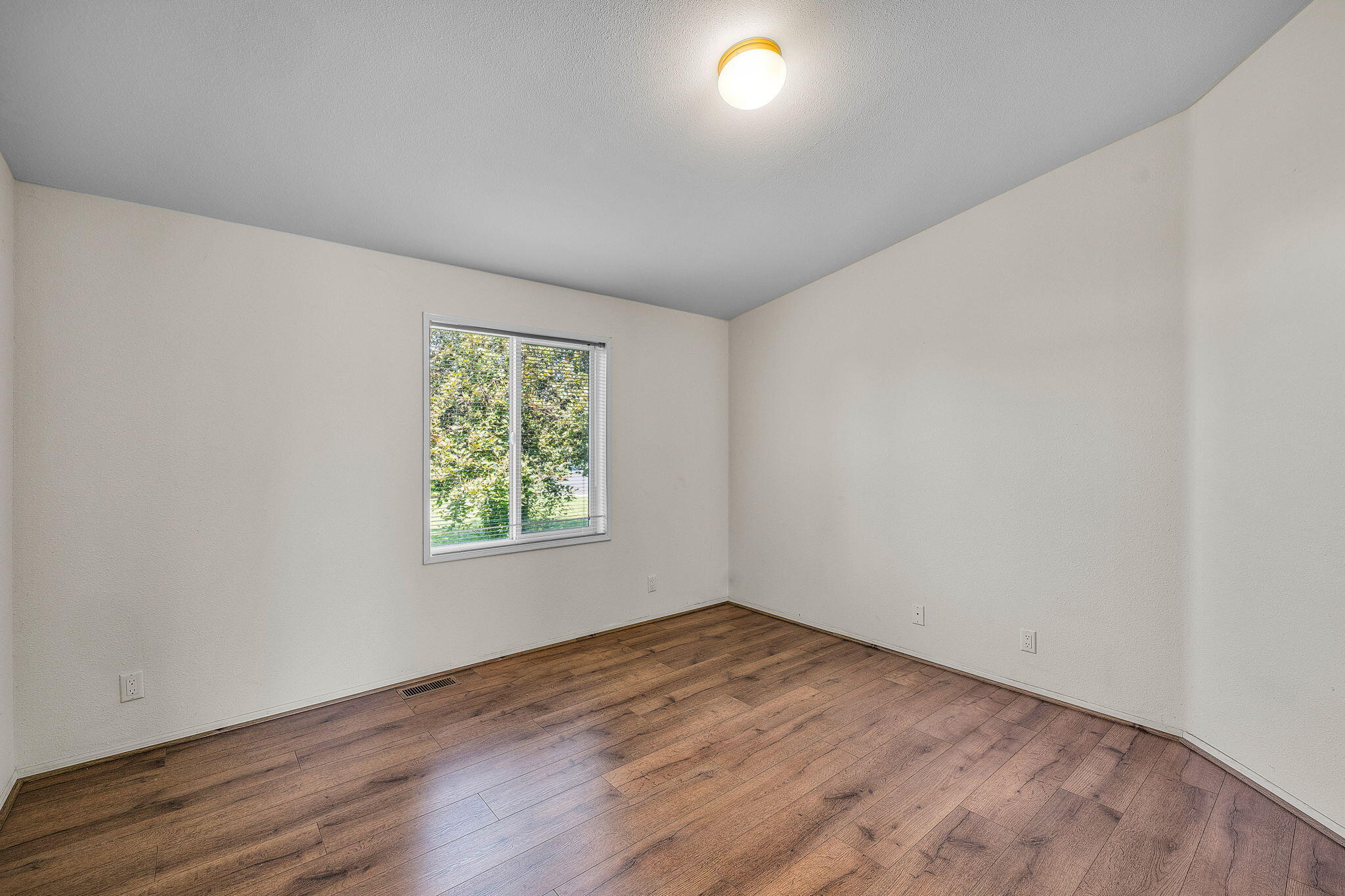 Ni Lah Sha Village - Residential