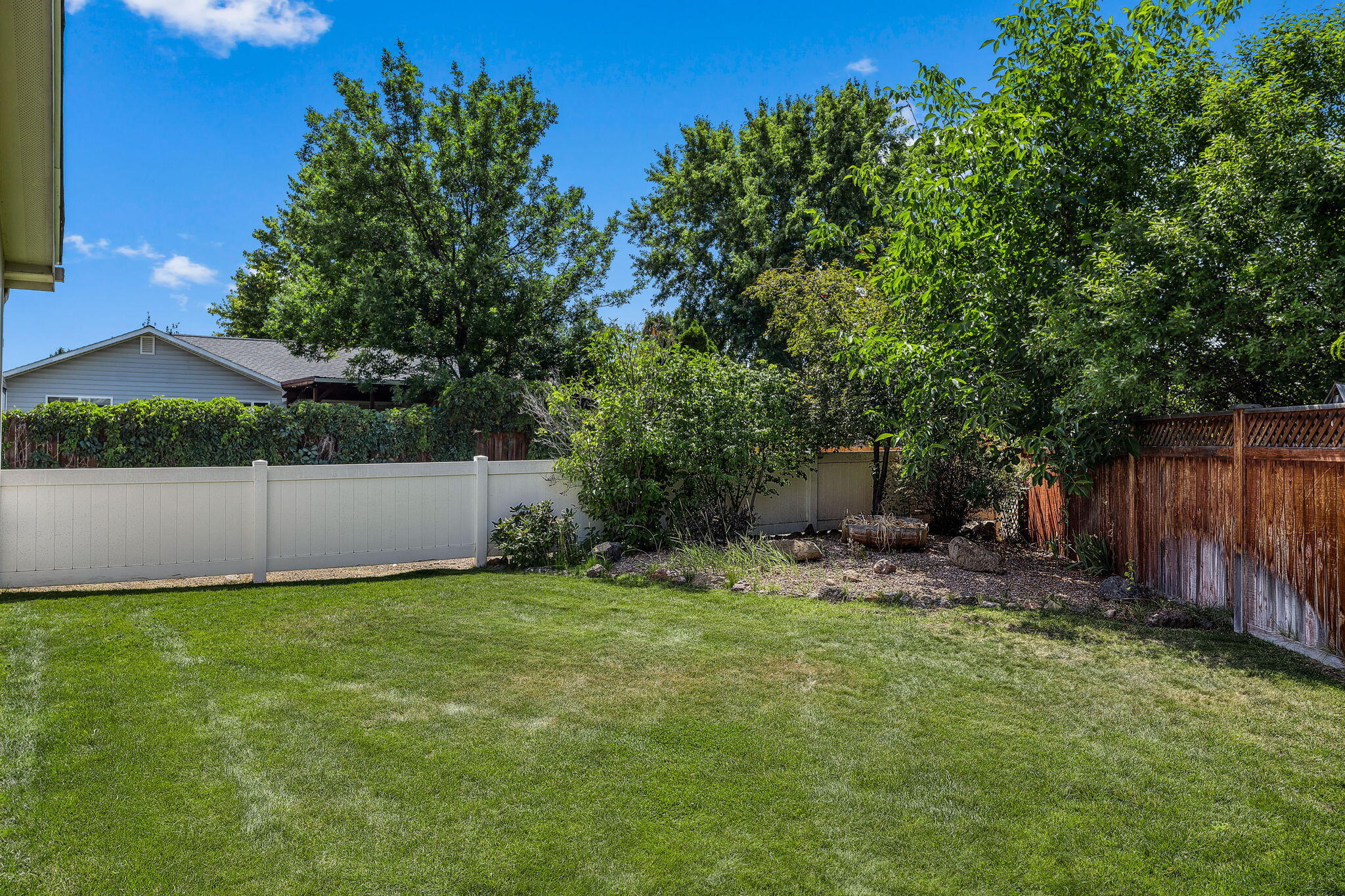 Ni Lah Sha Village - Residential