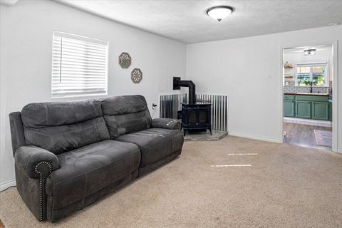 Tiny photo for 2797 SE Paulina Highway, Prineville, OR 97754 (MLS # 220214965)