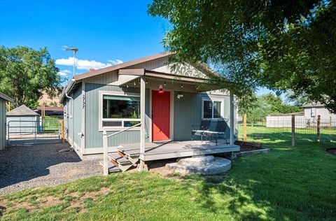 Photo of 2797 SE Paulina Highway, Prineville, OR 97754 (MLS # 220214965)