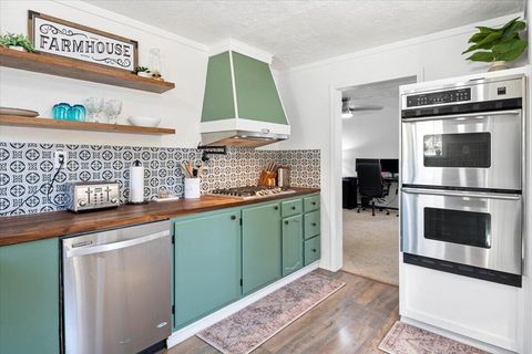 Tiny photo for 2797 SE Paulina Highway, Prineville, OR 97754 (MLS # 220214965)