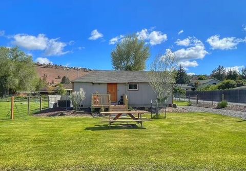 Tiny photo for 2797 SE Paulina Highway, Prineville, OR 97754 (MLS # 220214965)