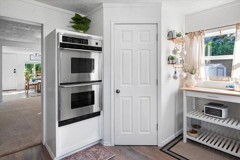 Tiny photo for 2797 SE Paulina Highway, Prineville, OR 97754 (MLS # 220214965)