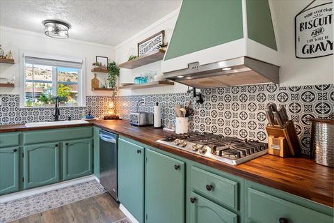 Tiny photo for 2797 SE Paulina Highway, Prineville, OR 97754 (MLS # 220214965)