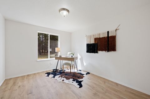 Tiny photo for 16549 Wayne Drive, La Pine, OR 97739 (MLS # 220212215)