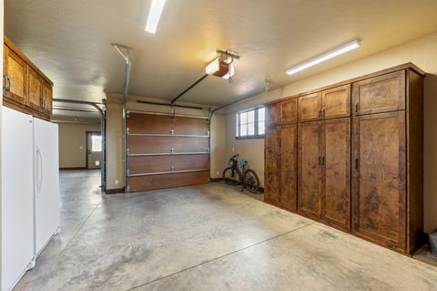 Tiny photo for 431 NE Good Pasture Loop, Terrebonne, OR 97760 (MLS # 220211904)