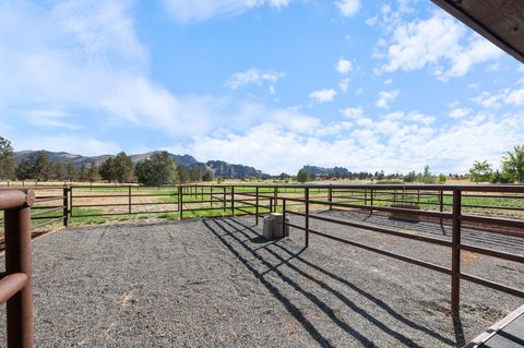 Tiny photo for 431 NE Good Pasture Loop, Terrebonne, OR 97760 (MLS # 220211904)