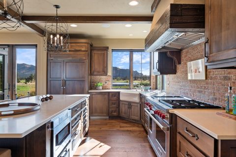 Tiny photo for 431 NE Good Pasture Loop, Terrebonne, OR 97760 (MLS # 220211904)