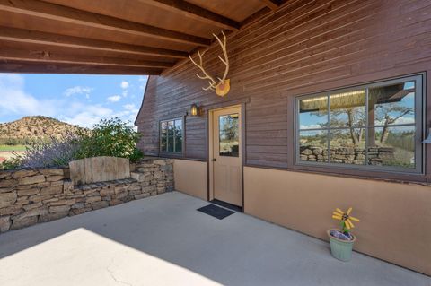 Tiny photo for 431 NE Good Pasture Loop, Terrebonne, OR 97760 (MLS # 220211904)