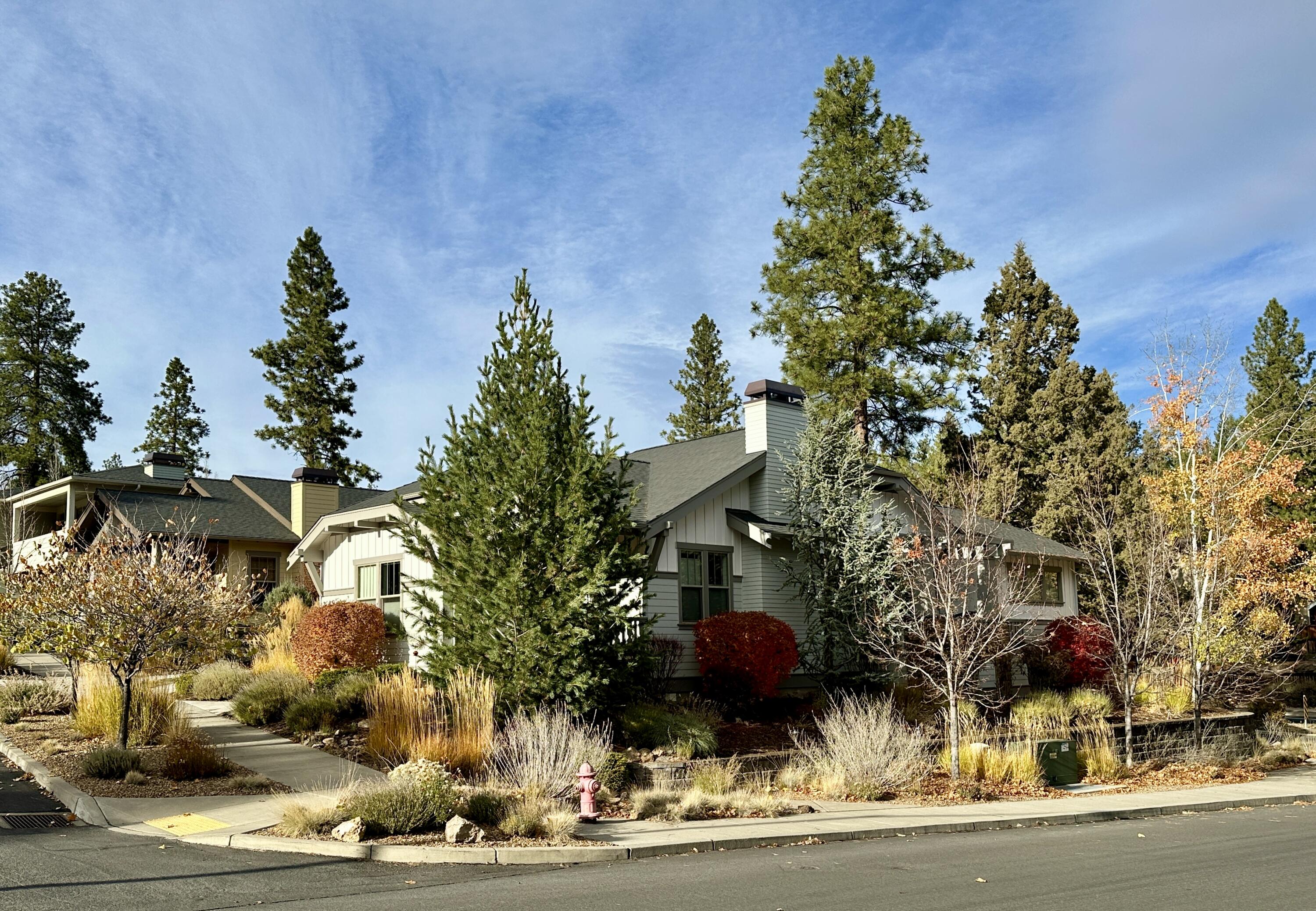 2304 NW Bens Court 1