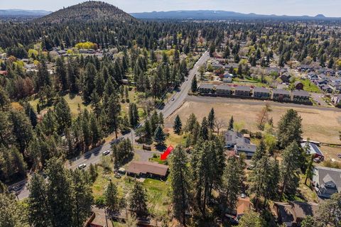 Tiny photo for 2323 NE 8th Street, Bend, OR 97701 (MLS # 220221314)