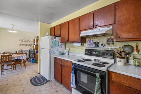 Tiny photo for 2323 NE 8th Street, Bend, OR 97701 (MLS # 220221314)