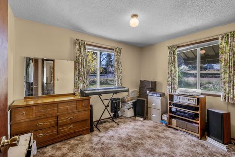 Tiny photo for 2323 NE 8th Street, Bend, OR 97701 (MLS # 220221314)