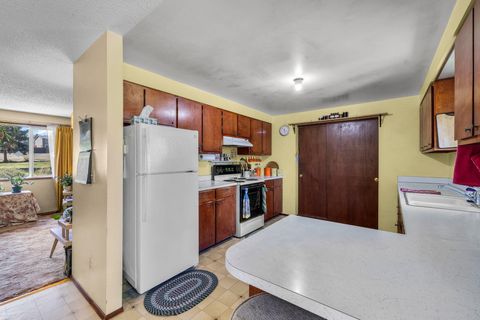 Tiny photo for 2323 NE 8th Street, Bend, OR 97701 (MLS # 220221314)
