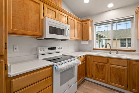 Tiny photo for 913 Schaefers Lane, Grants Pass, OR 97526 (MLS # 220213518)