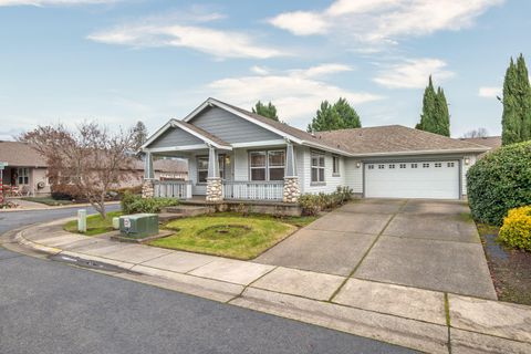 Photo of 913 Schaefers Lane, Grants Pass, OR 97526 (MLS # 220213518)