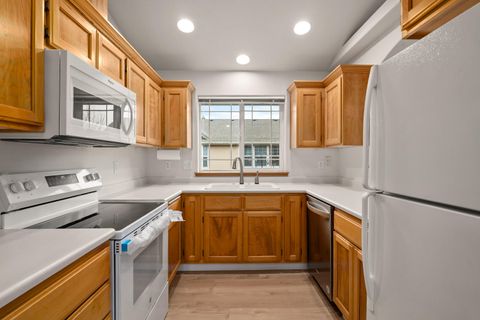 Tiny photo for 913 Schaefers Lane, Grants Pass, OR 97526 (MLS # 220213518)