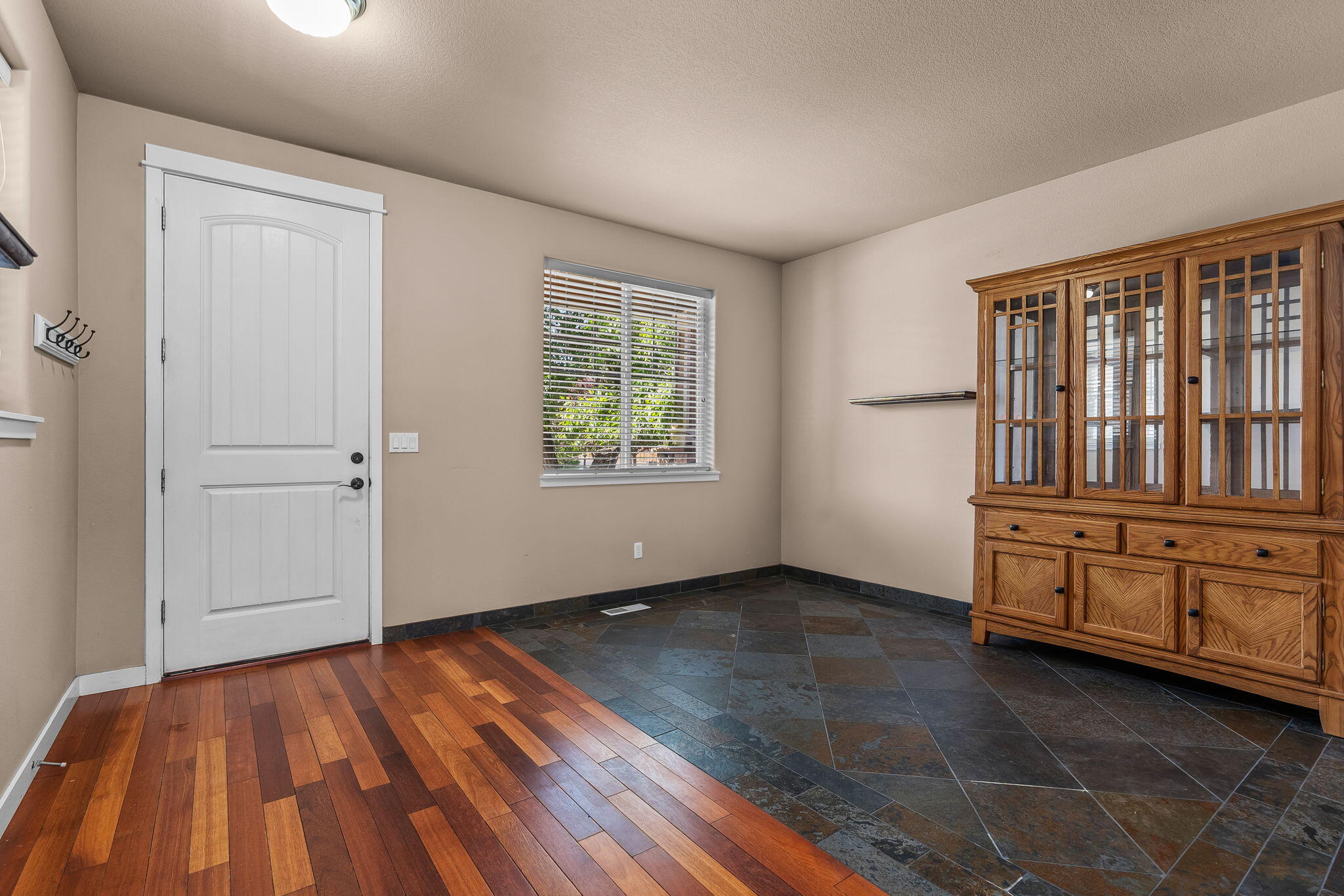 2874 NE Jackdaw Drive