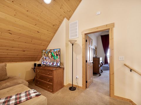 Tiny photo for 4632 Harrier Drive, Klamath Falls, OR 97601 (MLS # 220219754)