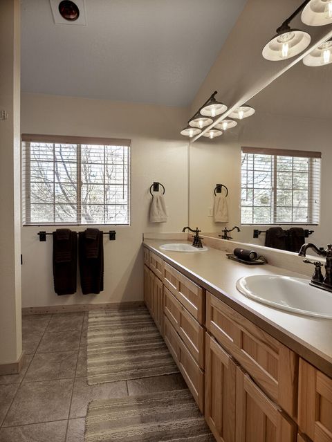 Tiny photo for 4632 Harrier Drive, Klamath Falls, OR 97601 (MLS # 220219754)